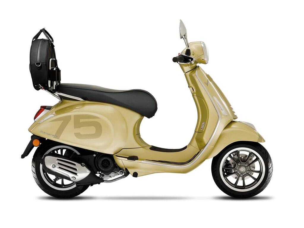 Vespa Primavera 50 75th Anniversary 2021