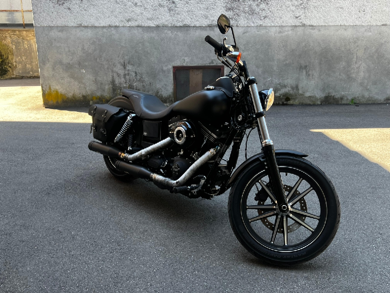 HARLEY-DAVIDSON Dyna Streetbob 1690ccm Special 1.7, 77 CV