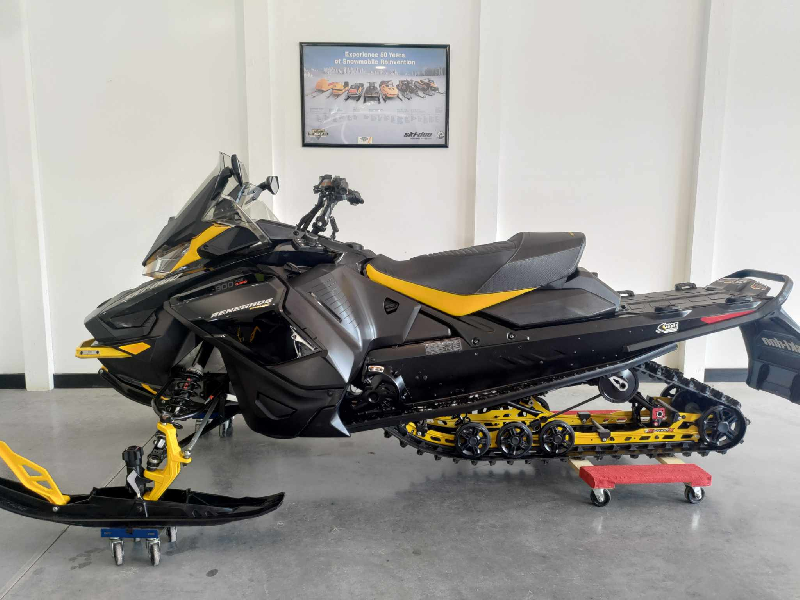 MOTONEIGE 2023 SKI-DOO RENEGADE ENDURO 900ACE TURBO