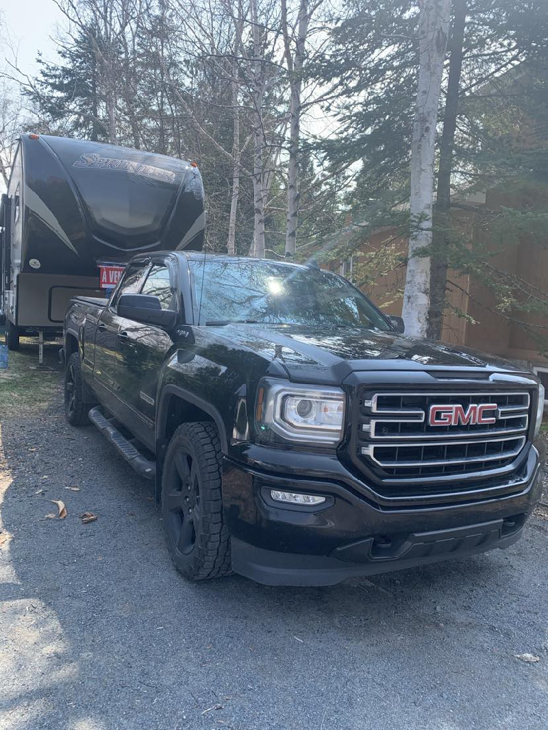 GMC SIERRA ELEVATION 2017 4X4 NOIR BAS KM ! ET FIFTH WHEEL SPRINTER 2017 28 PIED 2017