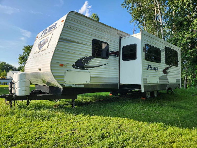 ROULOTTE FOREST RIVER PUMA 29 PIED 7250 LBS , BUNK BED , 2 SLIDE OUT , 1 SEULE TAXE * 418-932-6595