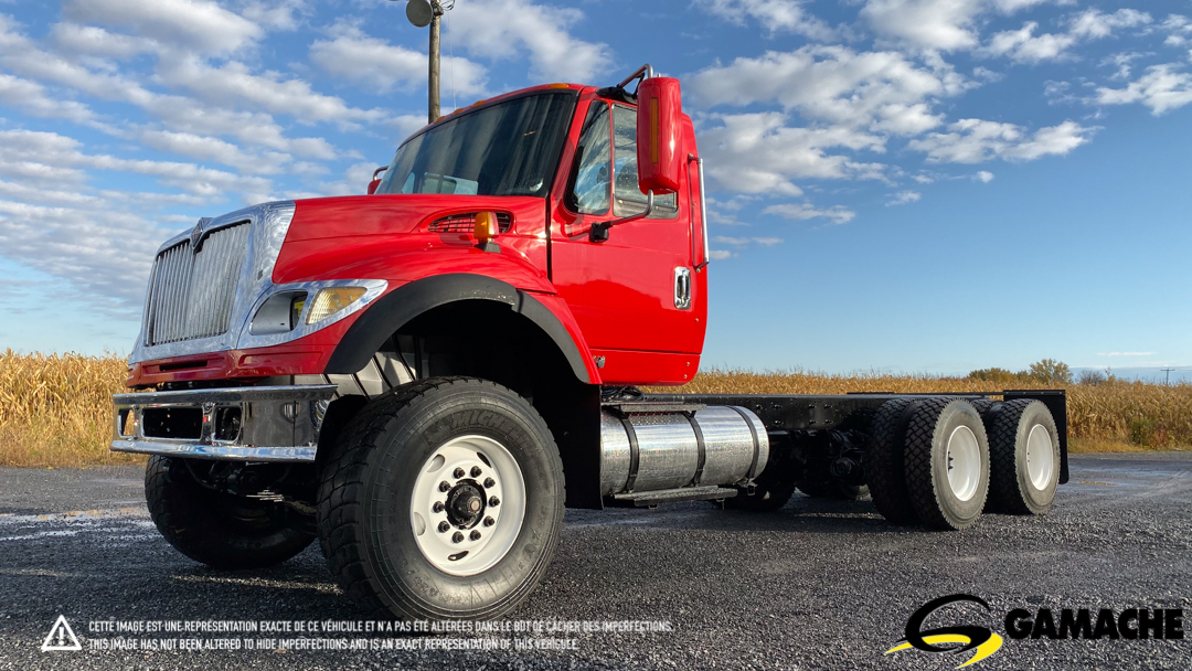 INTERNATIONAL 7600 CAB & CHASSIS 2004