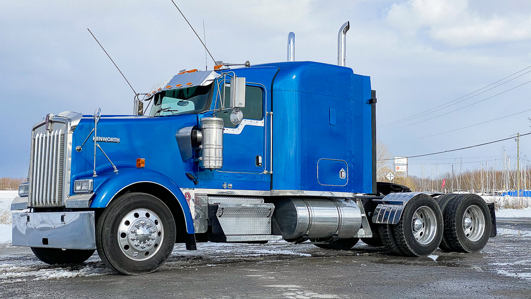 KENWORTH W900L HIGHWAY / SLEEPER TRUCK / WET KIT 2004