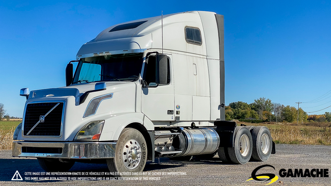 VOLVO VNL670 HIGHWAY / SLEEPER TRUCK 2012