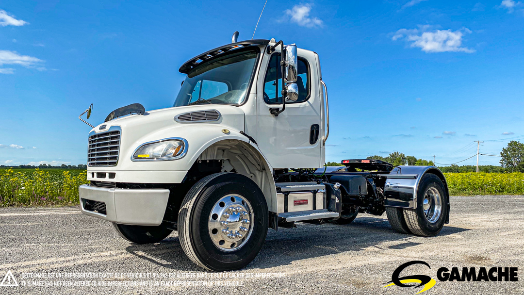 FREIGHTLINER M2 106 DAYCAB / DAY-CAB 2013