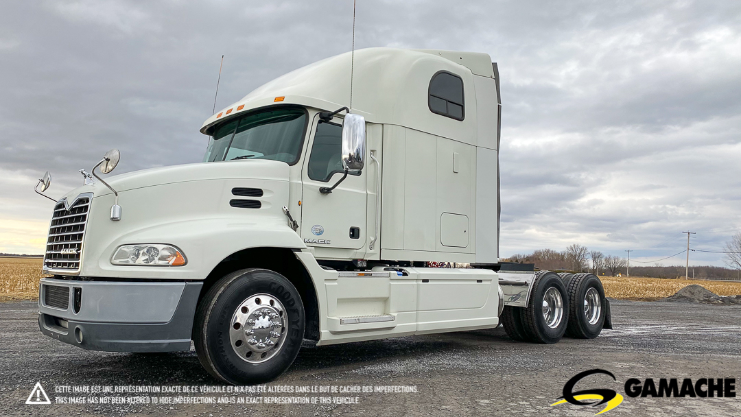 MACK CXU613 PINNACLE HIGHWAY / SLEEPER TRUCK 2014