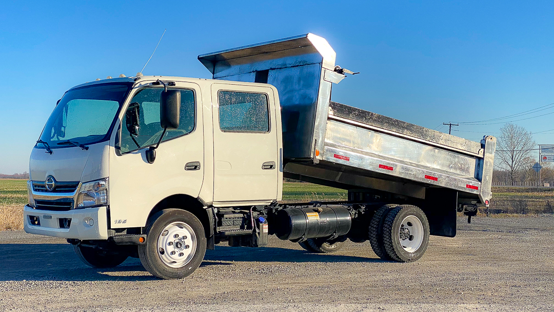 HINO 195C DUMP TRUCK - CREW CAB 2016