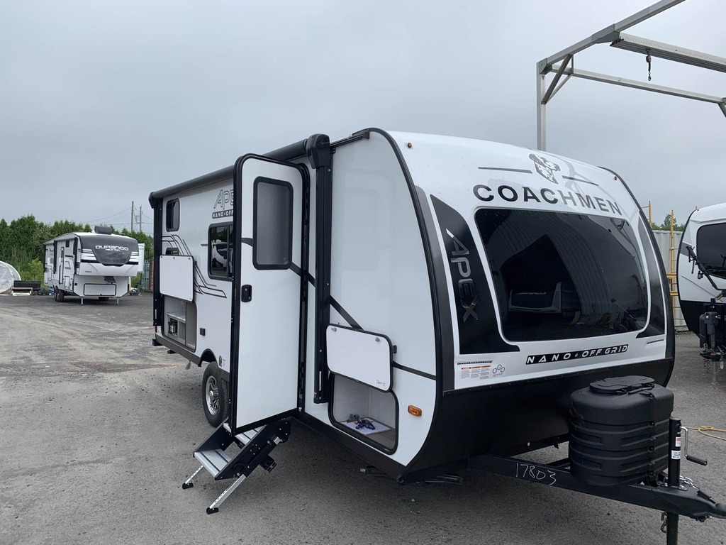 Coachmen Apex UltrA-Lite 2025