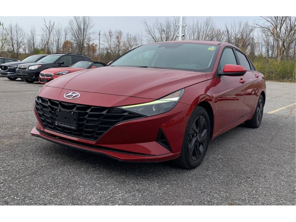 Hyundai Elantra Preferred IVT w-Tech Pkg 2023