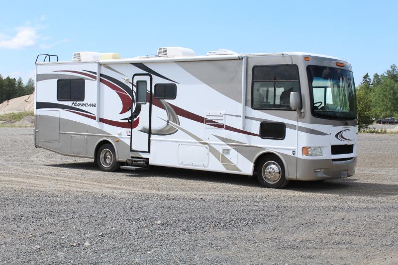 Thor Motor Coach Hurricane 31J 2013