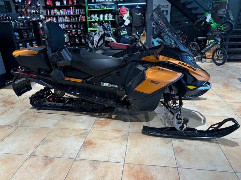 Ski-Doo GRAND TOURING LE w/ PLATINUM Pkg 900 ACE Touch 2025