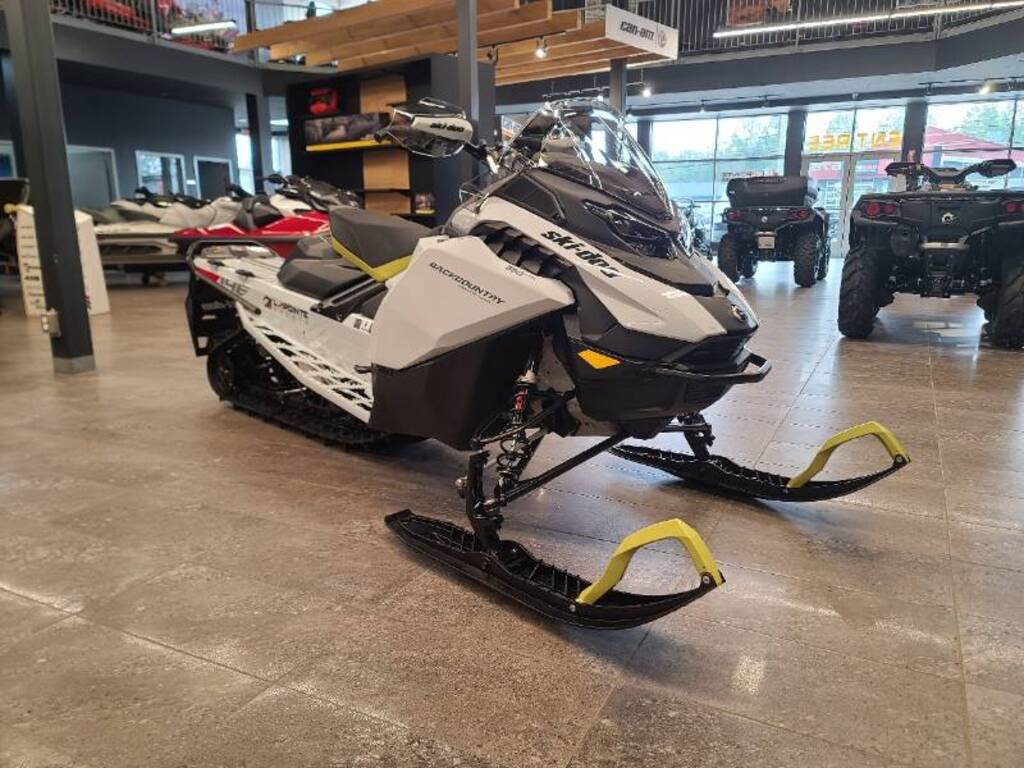 Ski-Doo BACKCOUNTRY ADRENALINE 850 E-TEC 2025