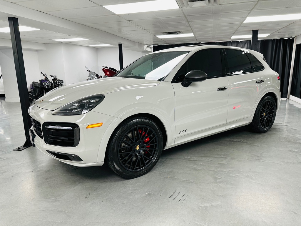 Porsche Cayenne GTS V8 4.0L TWIN TURBO 453 HP CUIR TOIT NAV AWD 2021