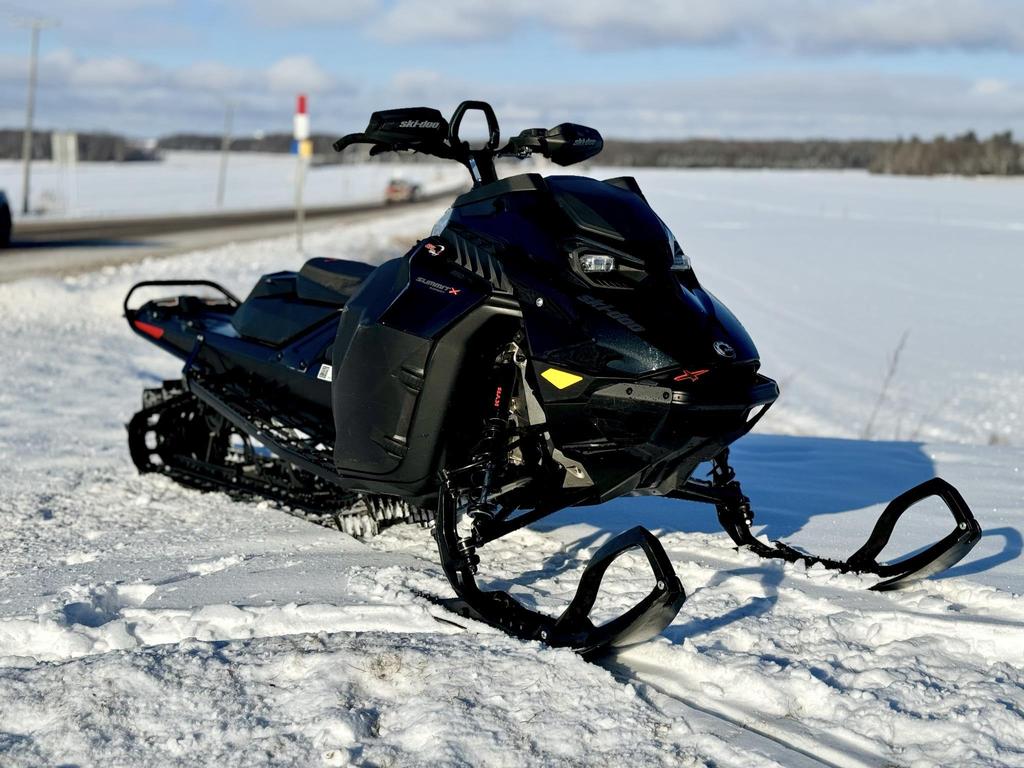 Ski-Doo SUMMIT X 850 154 2023