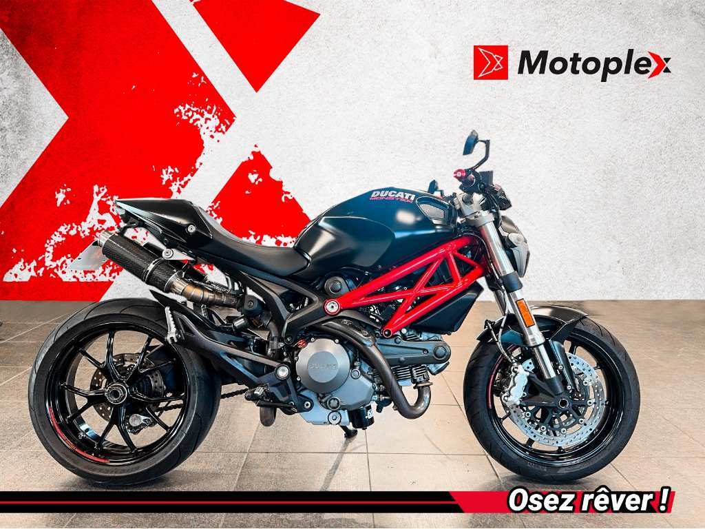 Ducati Monster 696 2012