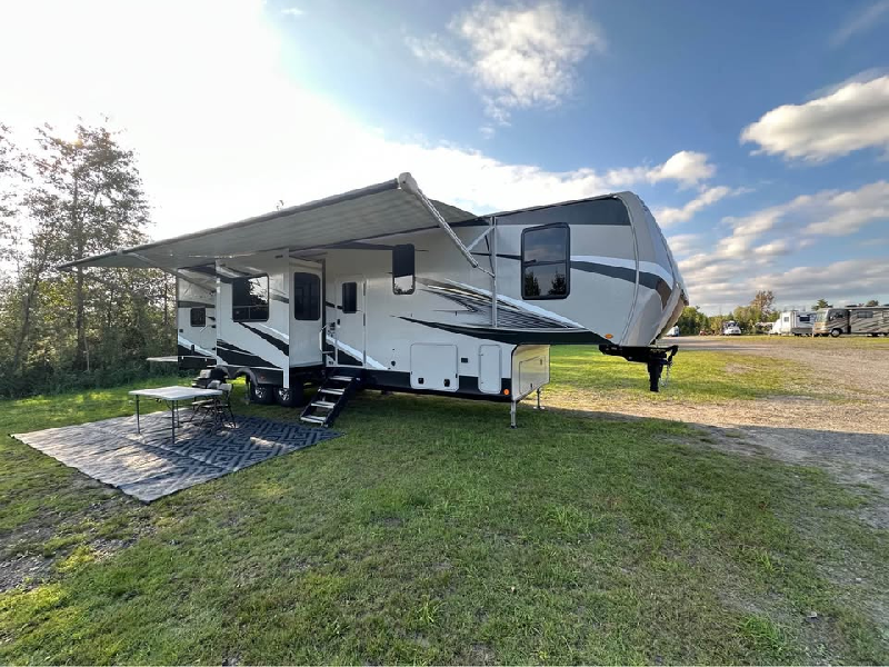 FIFTH WHEEL JAYCO TALON 405T CARGO 2021 42 PIEDS 3 SLIDE OUT * FINANCEMENT DISPONIBLE *