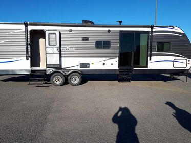 ROULOTTE DE PARC DUTCHMEN ASPEN TRAIL 39 PIEDS 2 CHAMBRES LIT QUEEN BANQUETTE EN U * 418-932-6595 *