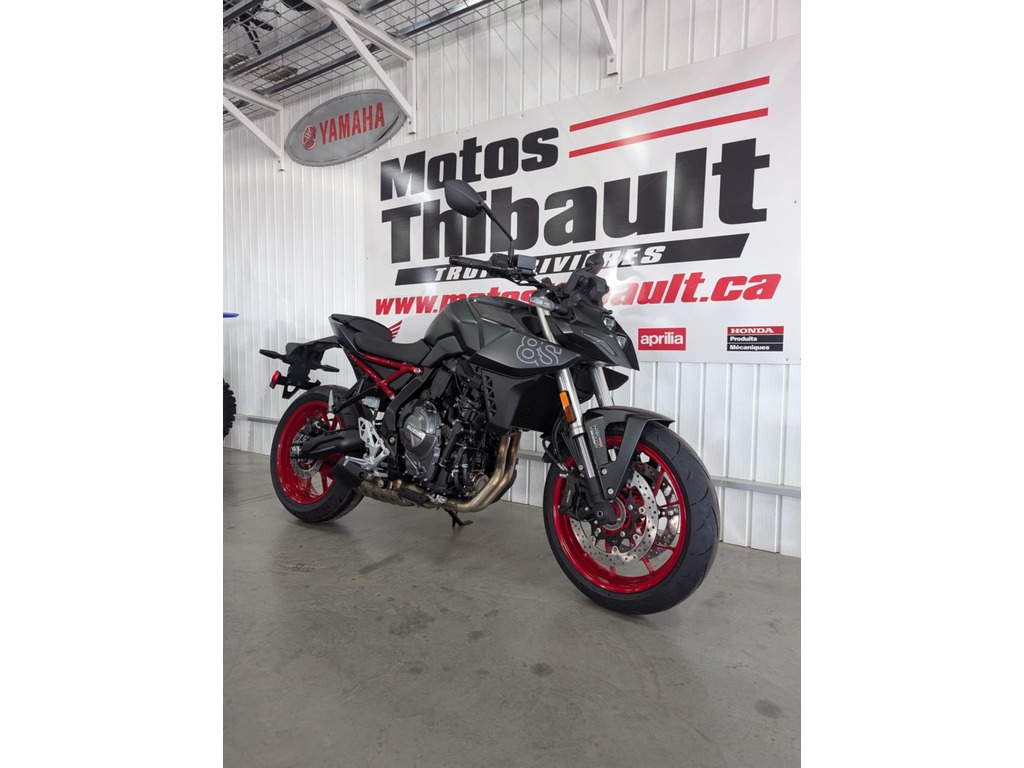 Suzuki GSX-8S 2025