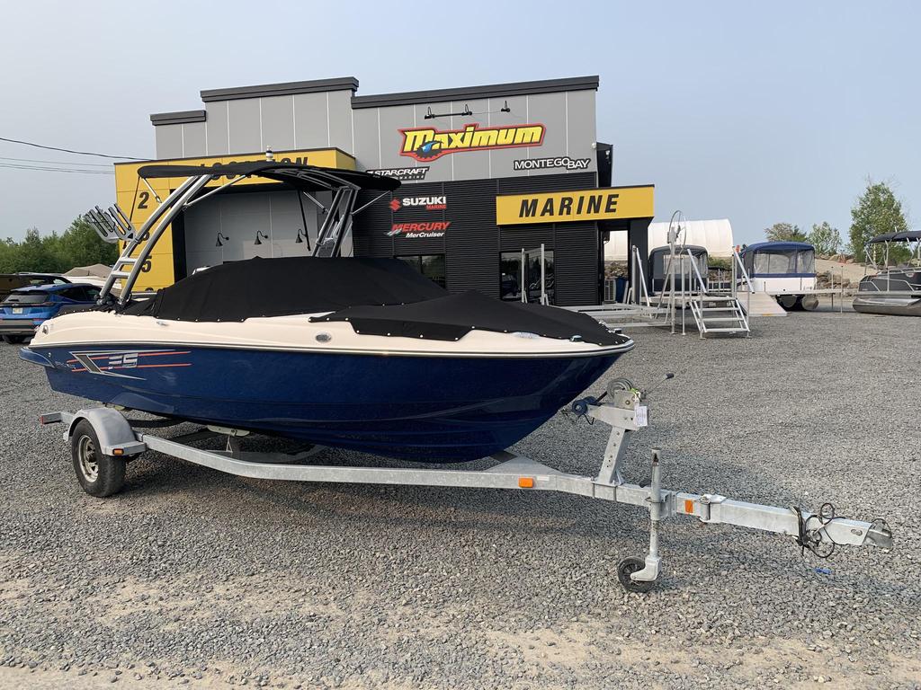 Bayliner FLIGHT SERIE 215 2015