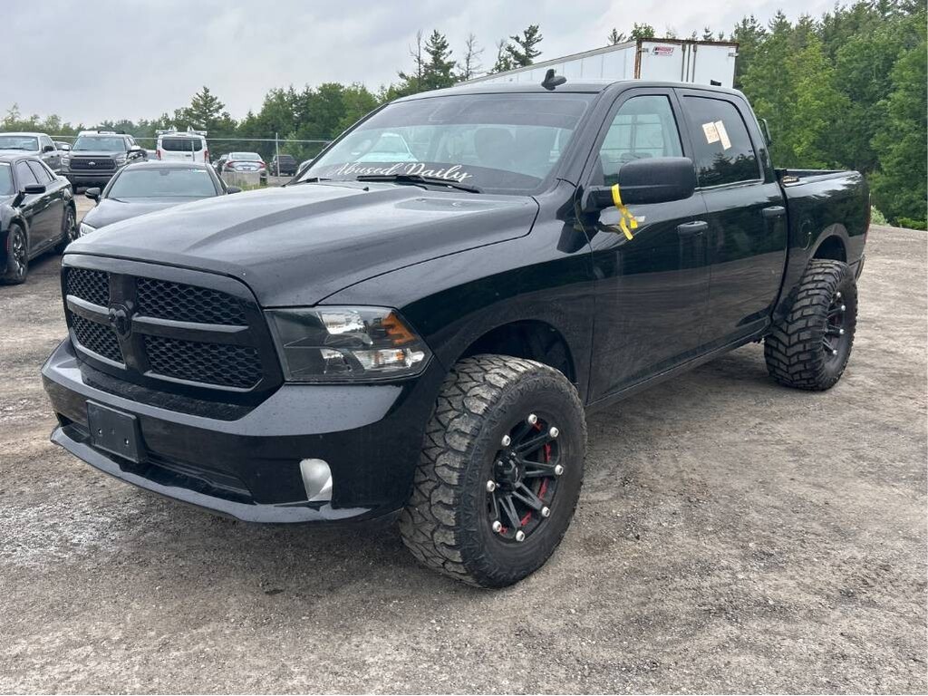 Ram 1500 Express 4x4 Crew Cab 5'7 Box 2023