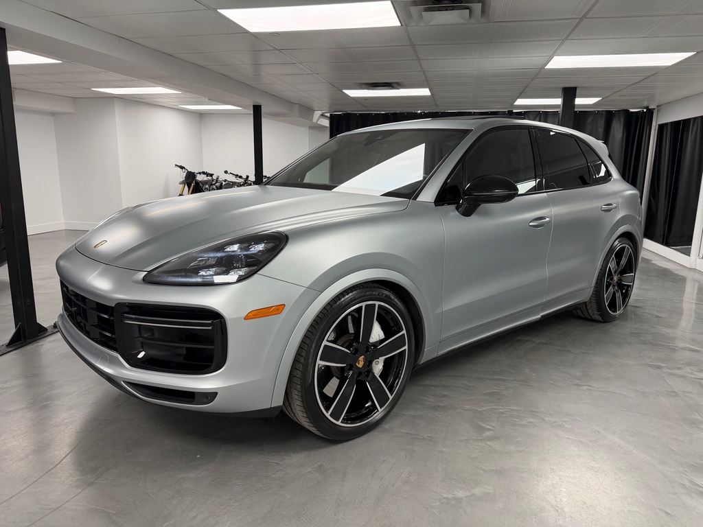Porsche Cayenne Cayenne Turbo – Twin-Turbo V8 Power 2020