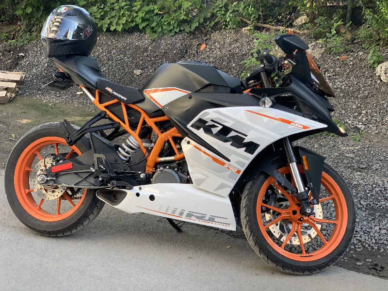 MOTO KTM RC 390 SPORT BIKE - SUPER GOOD CONDITION !!