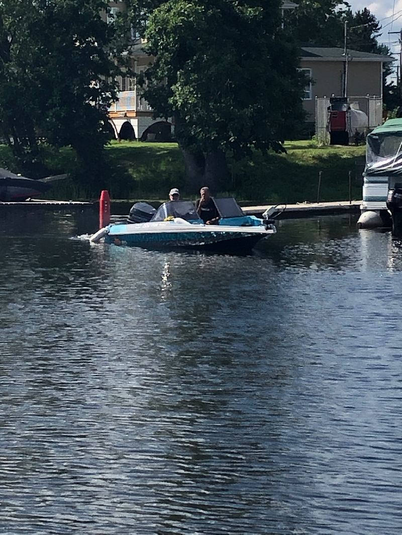 Bassboat Cajun 1991 adventure- moteur Evinrude 90 hp 2 temps avec remorque originale 