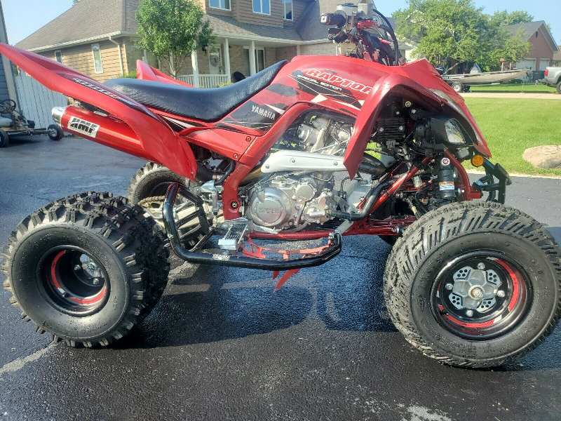 2019 Clean Raptor 700 SE Red