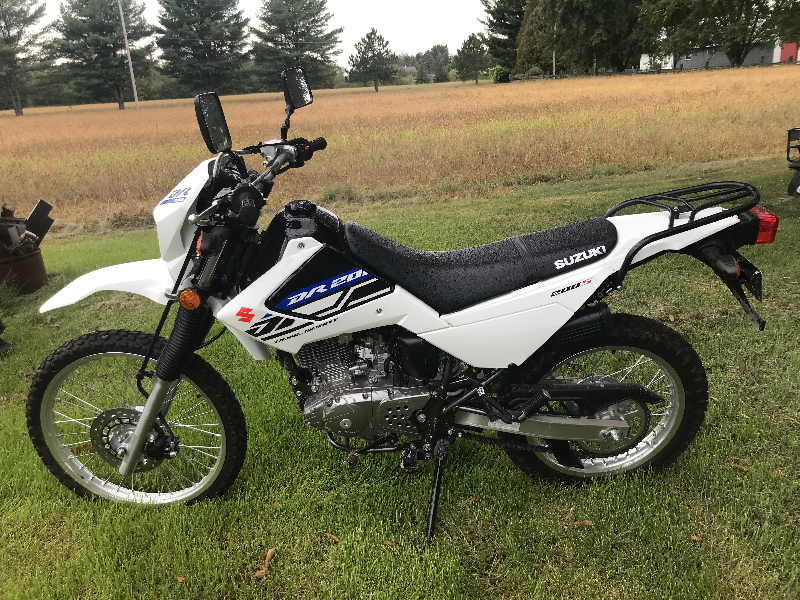 Moto Suzuki DR 200 2019